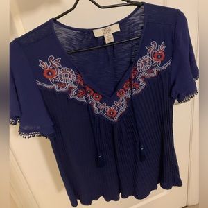 Blue Vintage America Top with Flower Details